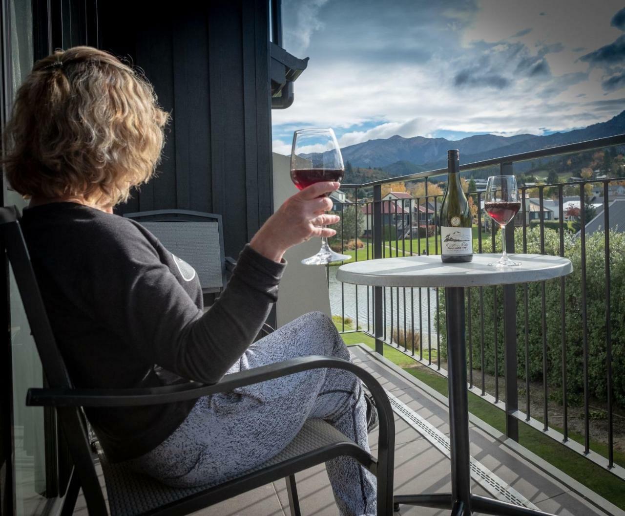Village Lake Luxury Apartments Hanmer Springs Exterior foto